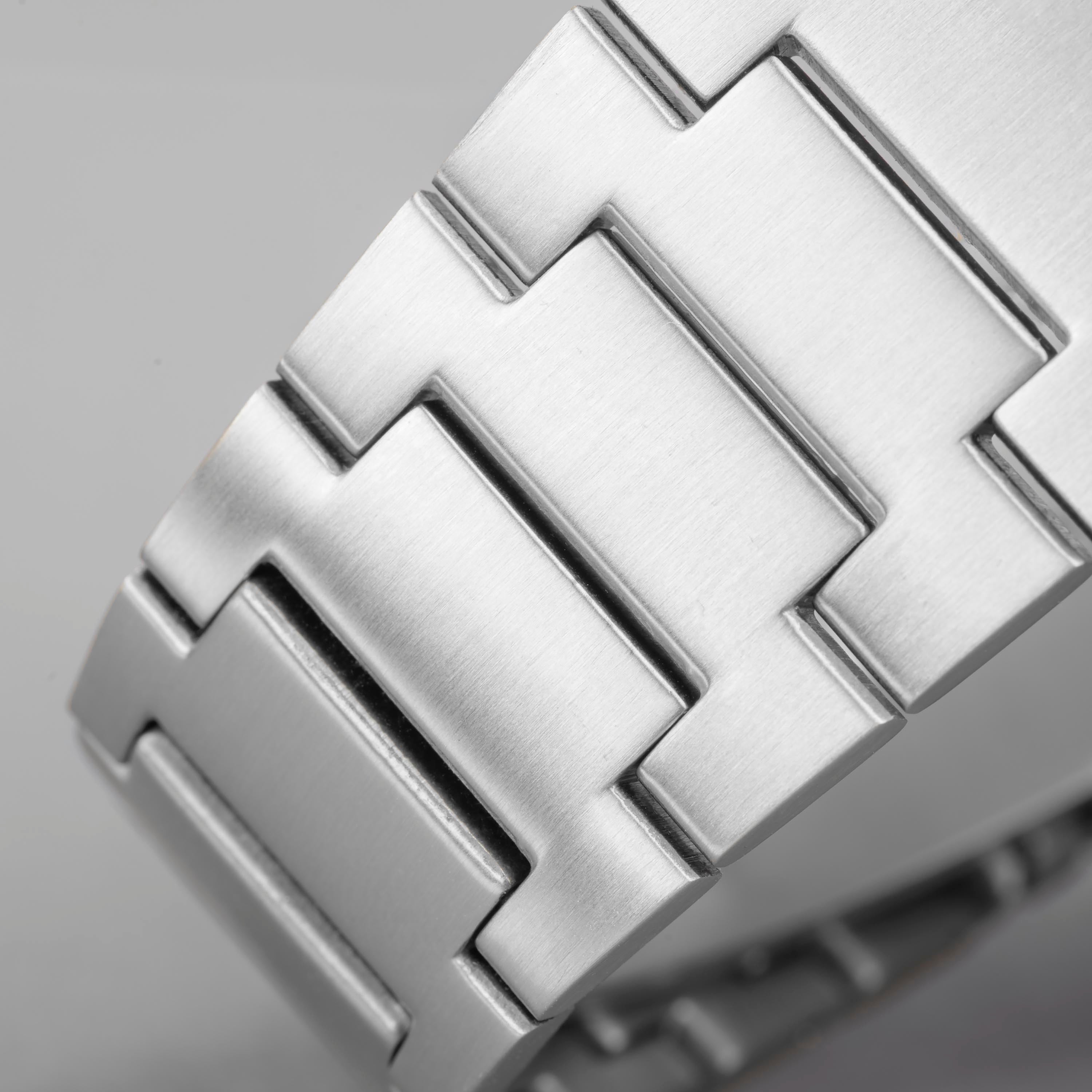 Accurist Origin Men'S Watch | Silver Case & Stainless Steel Bracelet With Silver Dial | 41Mm | 70008